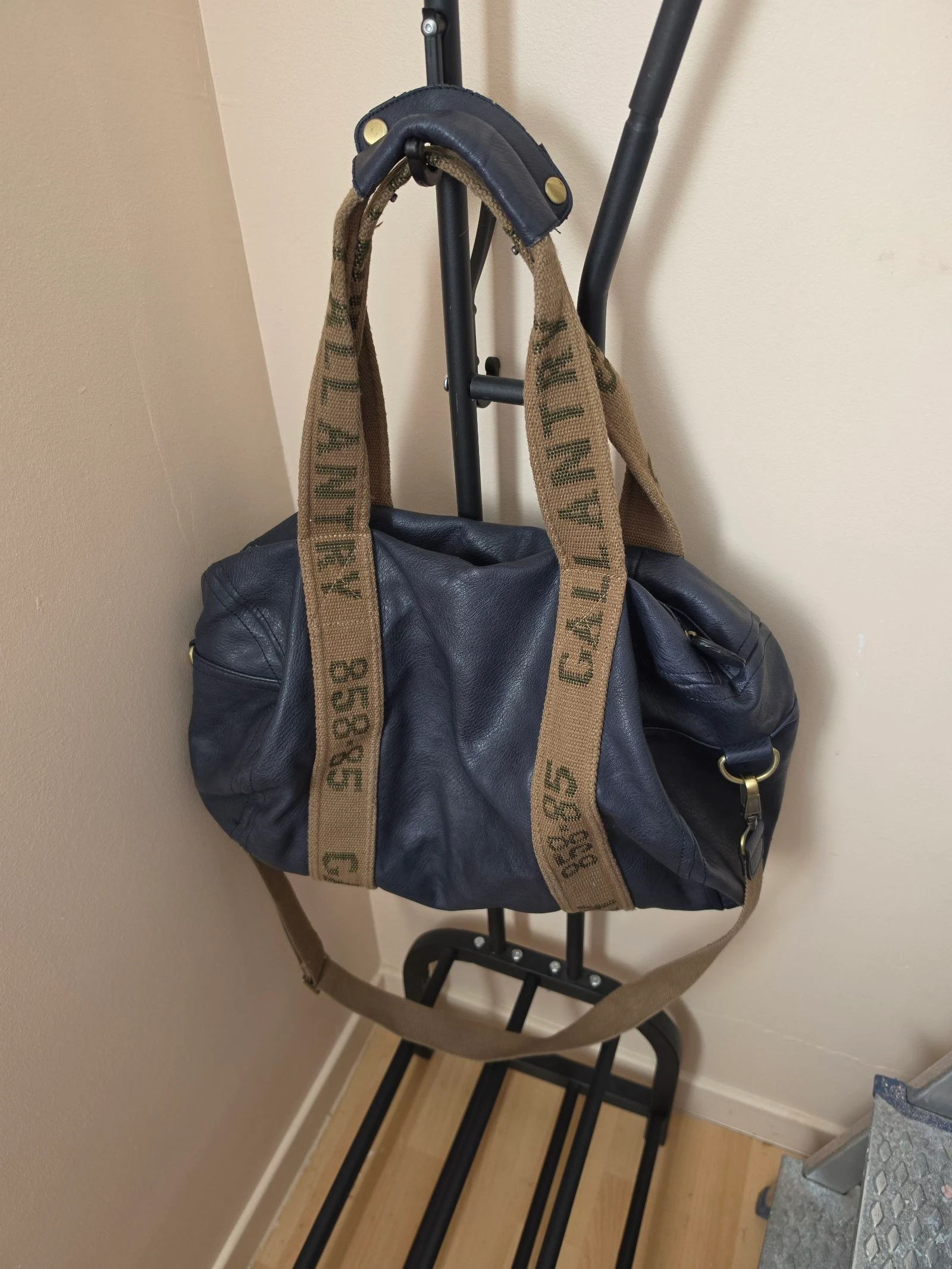 Sac à main / Bandoulière Gallantry - Modèle Polochon Bleu Marine – photo 2